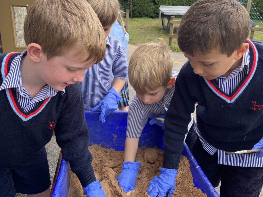 Teaching Archaeology In Schools